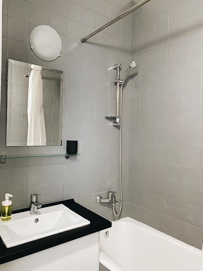 Entire 2-Bedroom Authentic Flat Kyjev Exteriér fotografie